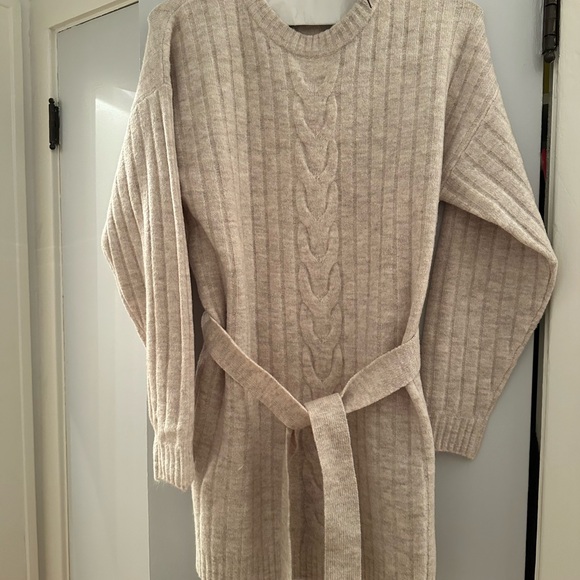 Lulus Women’s Wishing on Winter Cable Knit Mini Sweater Dress. NWT. Size M. - Picture 2 of 3